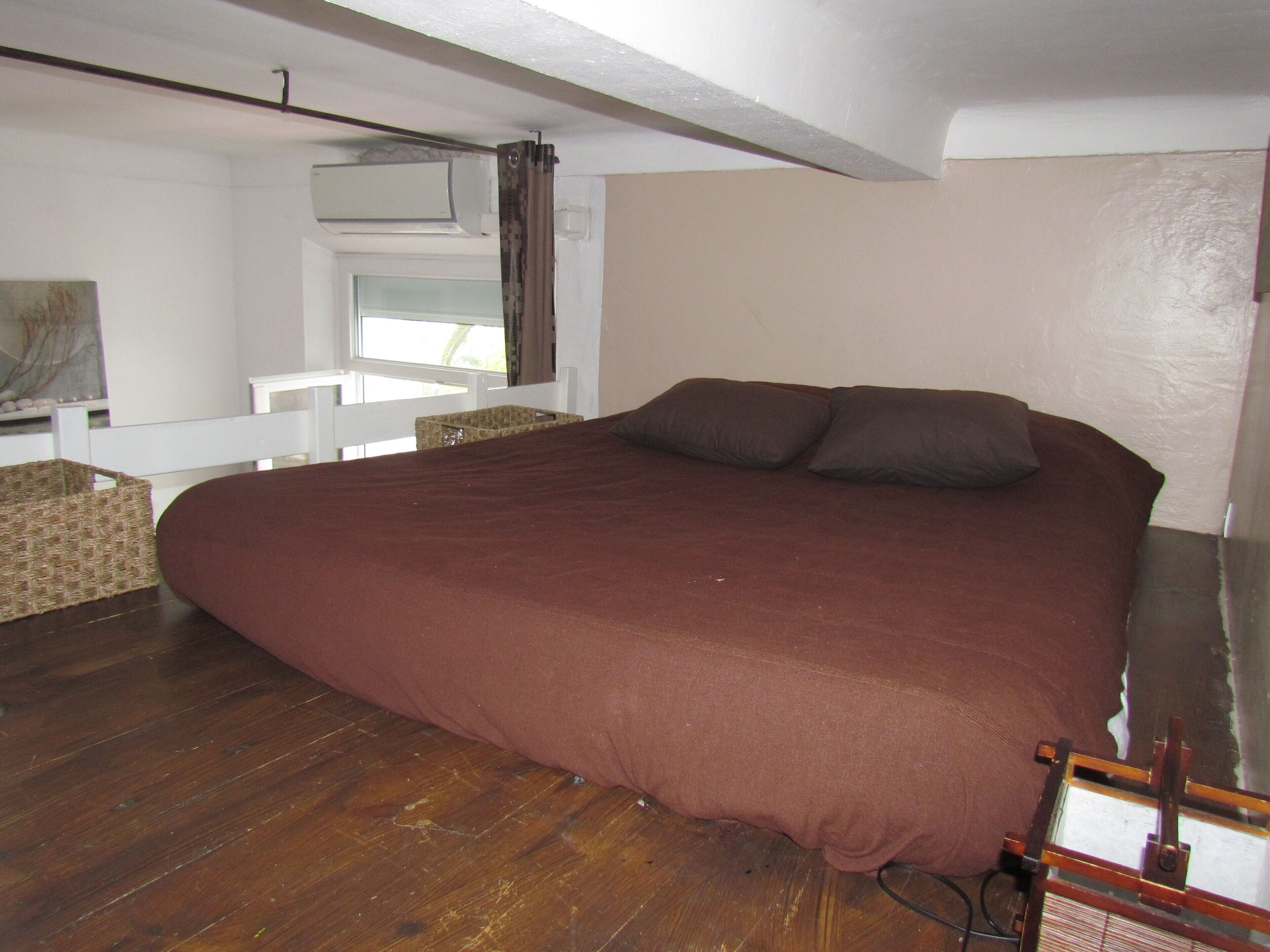 GOLFE JUAN charming STUDIO sea view and wooded park