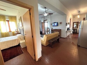 2 chambres, fer et planche à repasser, accès à Internet, literie fournie