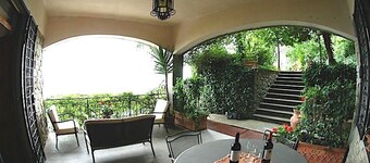  Just 10 minutes walkin from Cortona old city