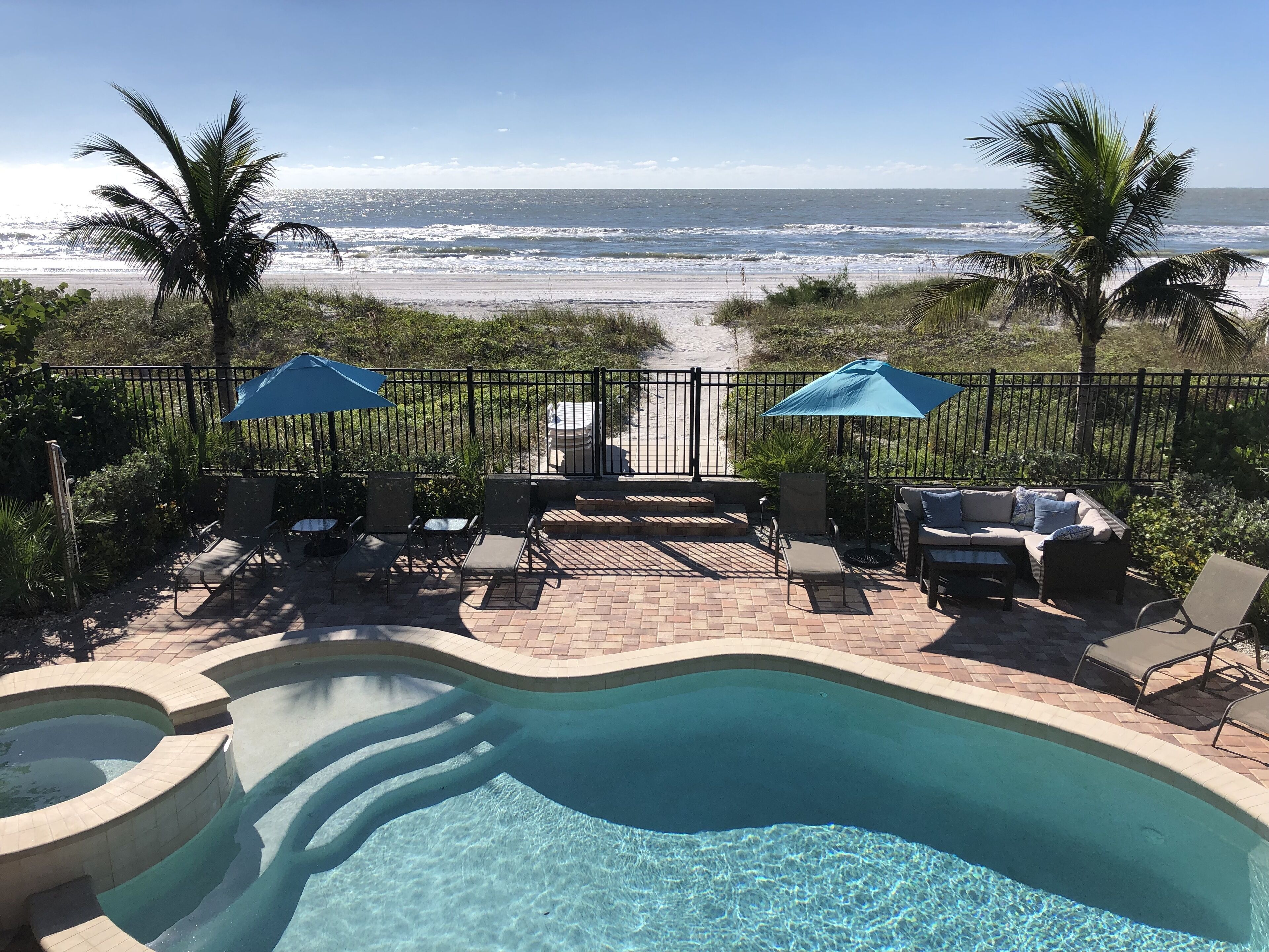 SALE! Palm Suite at Casa Gia Boutique Condo directly the sand w/ pool& hot tub