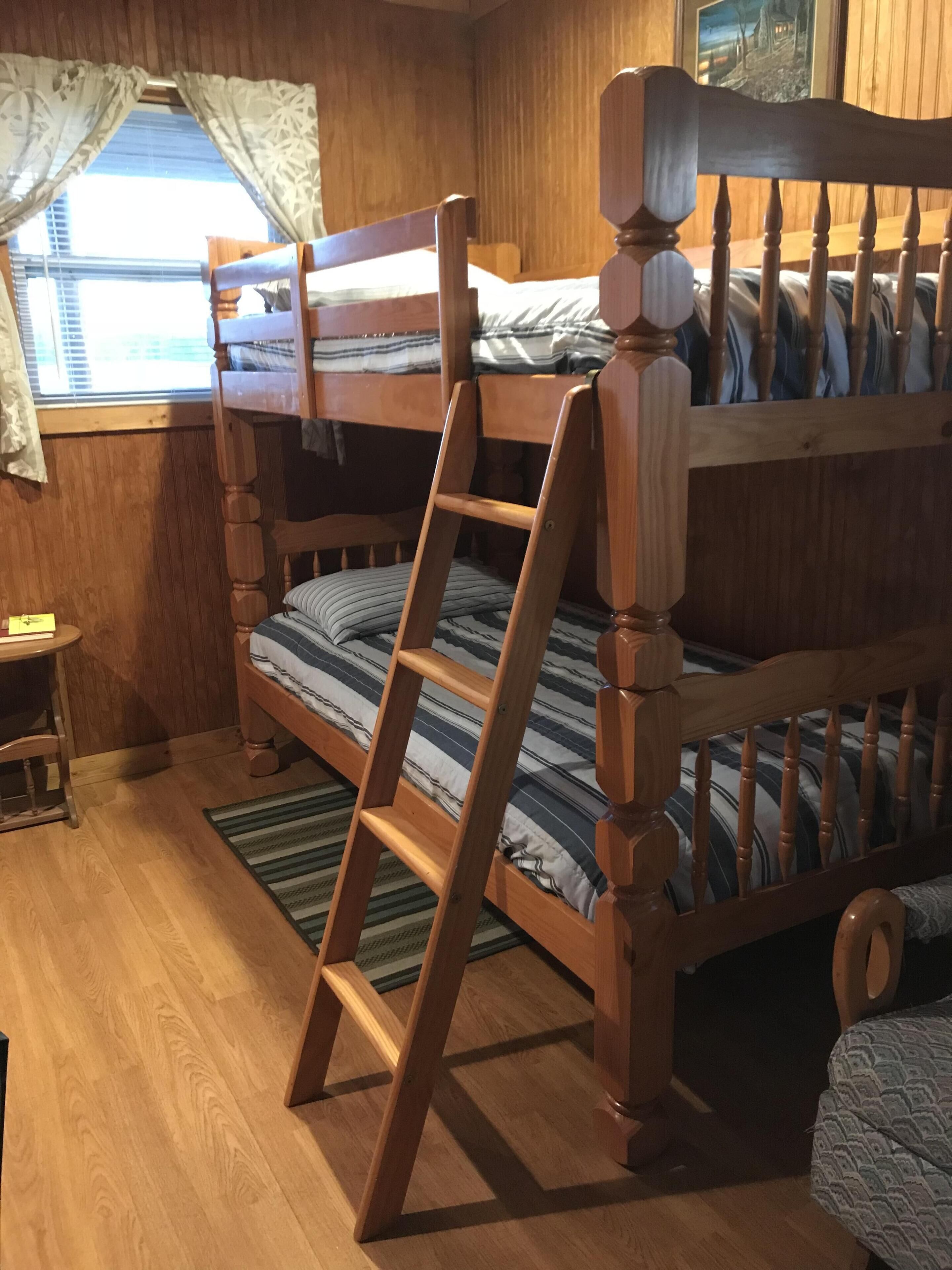 Secluded Log Cabin On Our Private Lake!