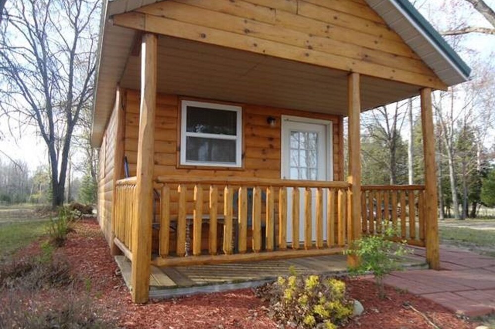 Secluded Log Cabin On Our Private Lake!