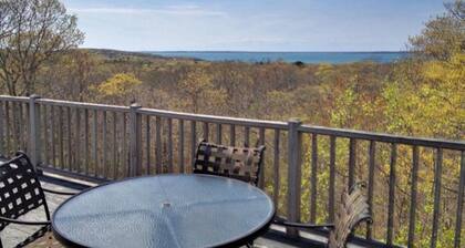 Kaunis Lambertin Cove Home Panoramic Water Views