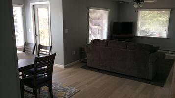 Smart TV, DVD player