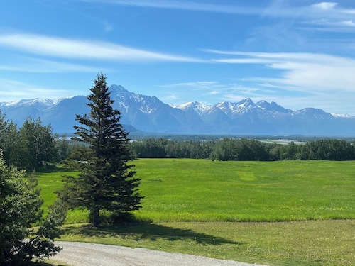 Large Home with Outstanding Views & Location