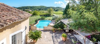 MAS PROVENĂAL AU MILLIEU DES VIGNES VUE SUR MONT VENTOUX AVEC PISCINE