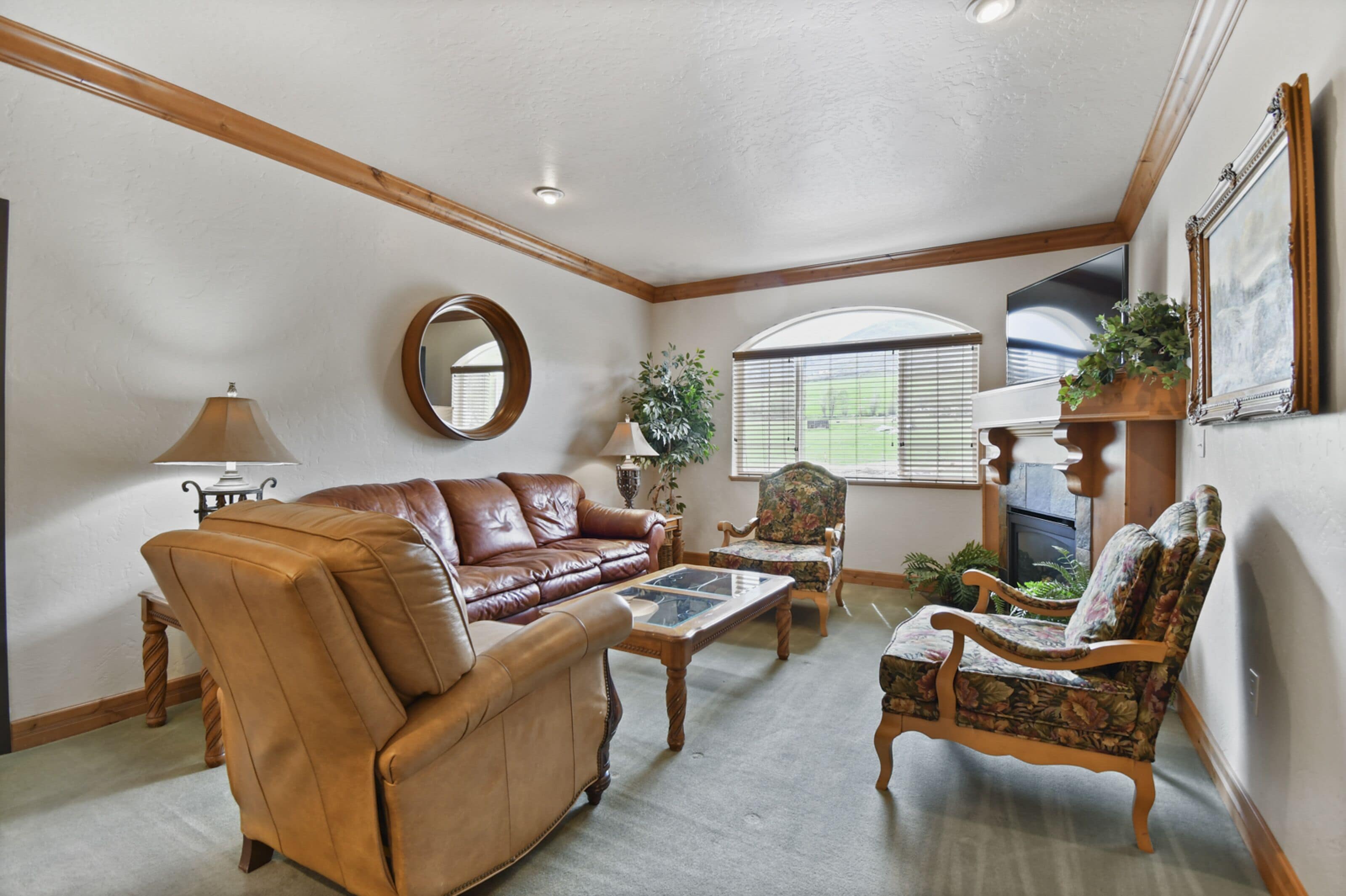 Mtn Retreat: Relax Serene Nature, Hot Spring & Spa Villa 2015-2