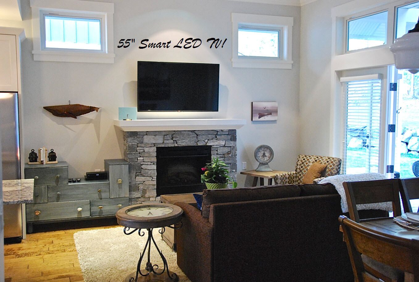 Beautiful Upscale Cottage - Fall Dates Available