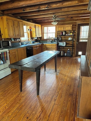 Unclassified image, 4 of 31, button - 11 Acres | Fire Pit | Private Cabin| Pets Welcome (Gold Hill)