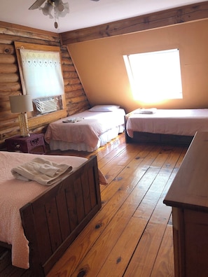 Unclassified image, 2 of 31, button - 11 Acres | Fire Pit | Private Cabin| Pets Welcome (Gold Hill)