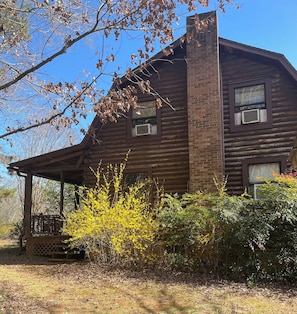 Unclassified image, 5 of 31, button - 11 Acres | Fire Pit | Private Cabin| Pets Welcome (Gold Hill)