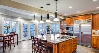 Large Comfortable home with Flatiron views