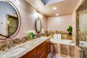 Combined shower/bathtub, jetted bath, hair dryer, towels