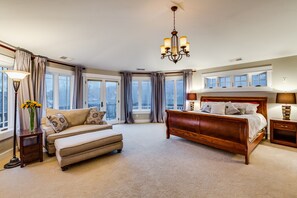 4 bedrooms, desk, iron/ironing board, travel cot