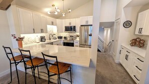 Fridge, microwave, oven, stovetop - Luxury Condo w/ FREE WiFi, Parking, Heated Pool, Hot Tubs, Skier Shuttles (Avon)