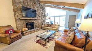 Smart TV, fireplace, DVD player - Luxury Condo w/ FREE WiFi, Parking, Heated Pool, Hot Tubs, Skier Shuttles (Avon)