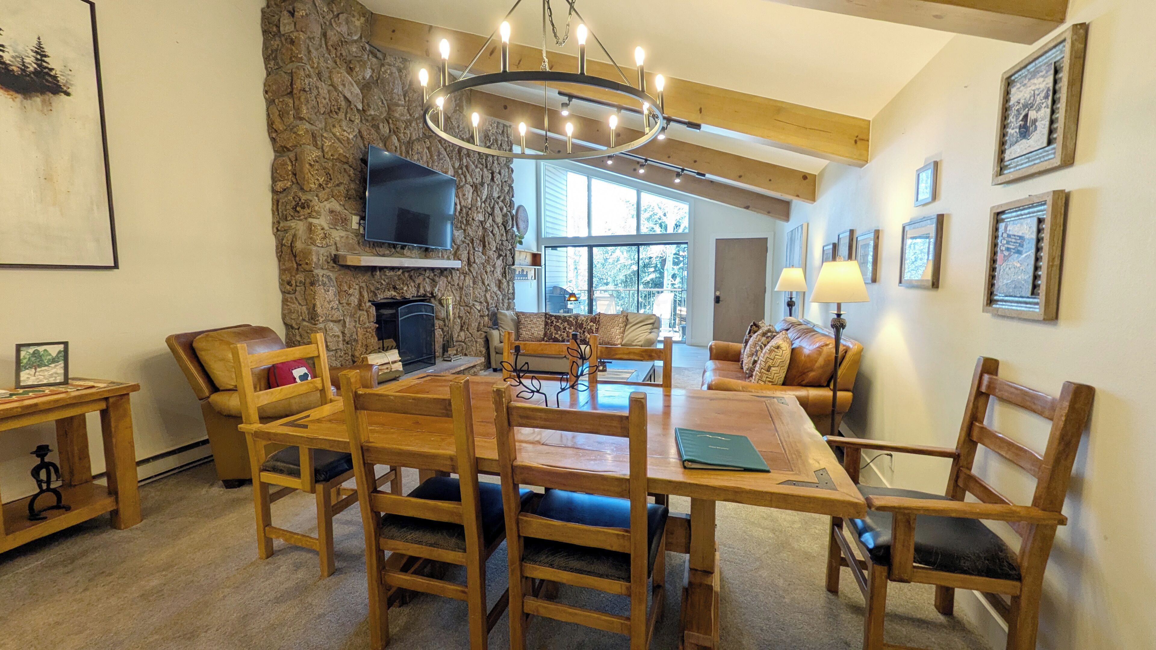 Smart-TV, Kamin, DVD-Player