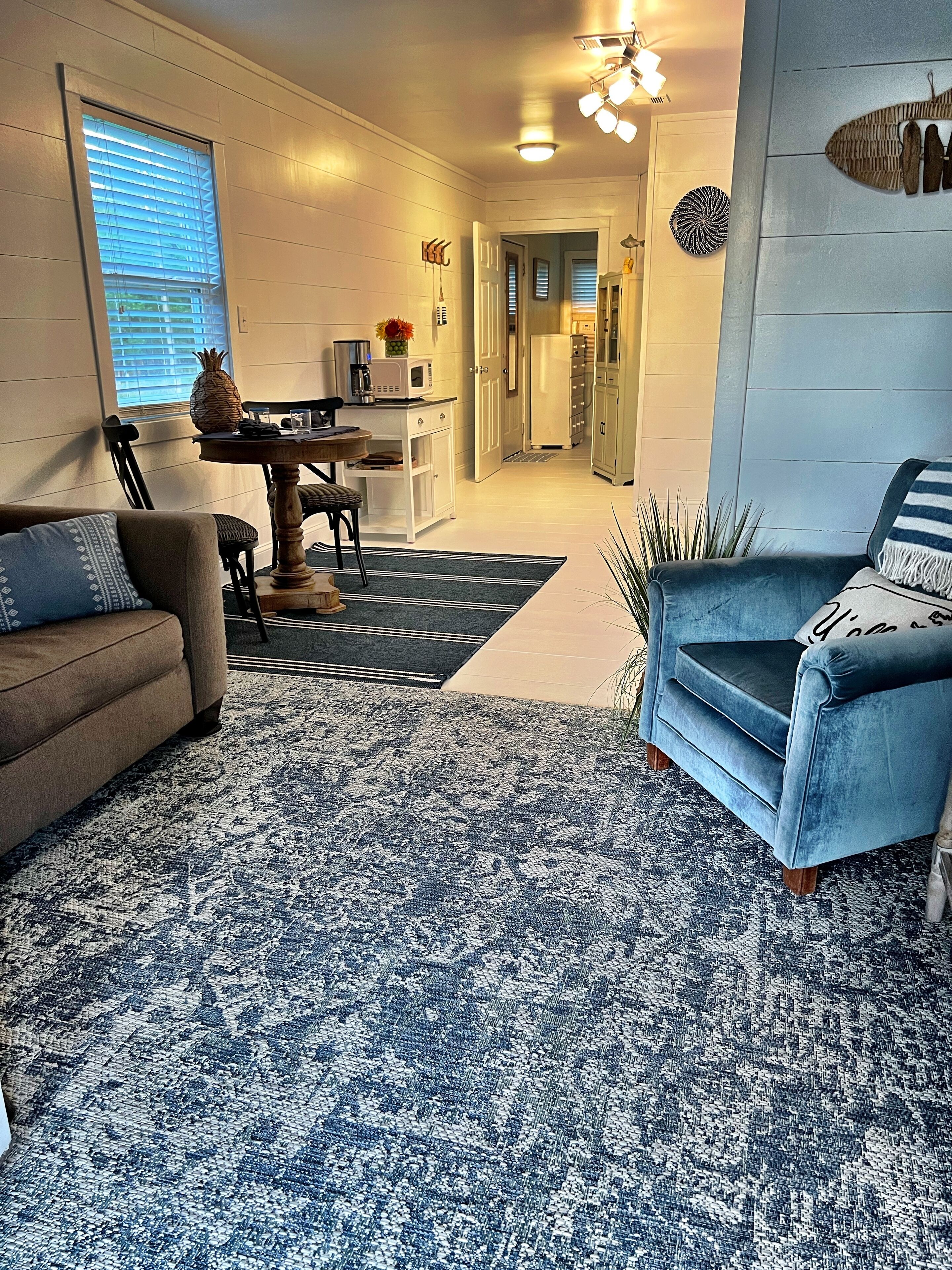 Cozy cottage retreat, just 8.4 miles from the beautiful beaches of Emerald Isle