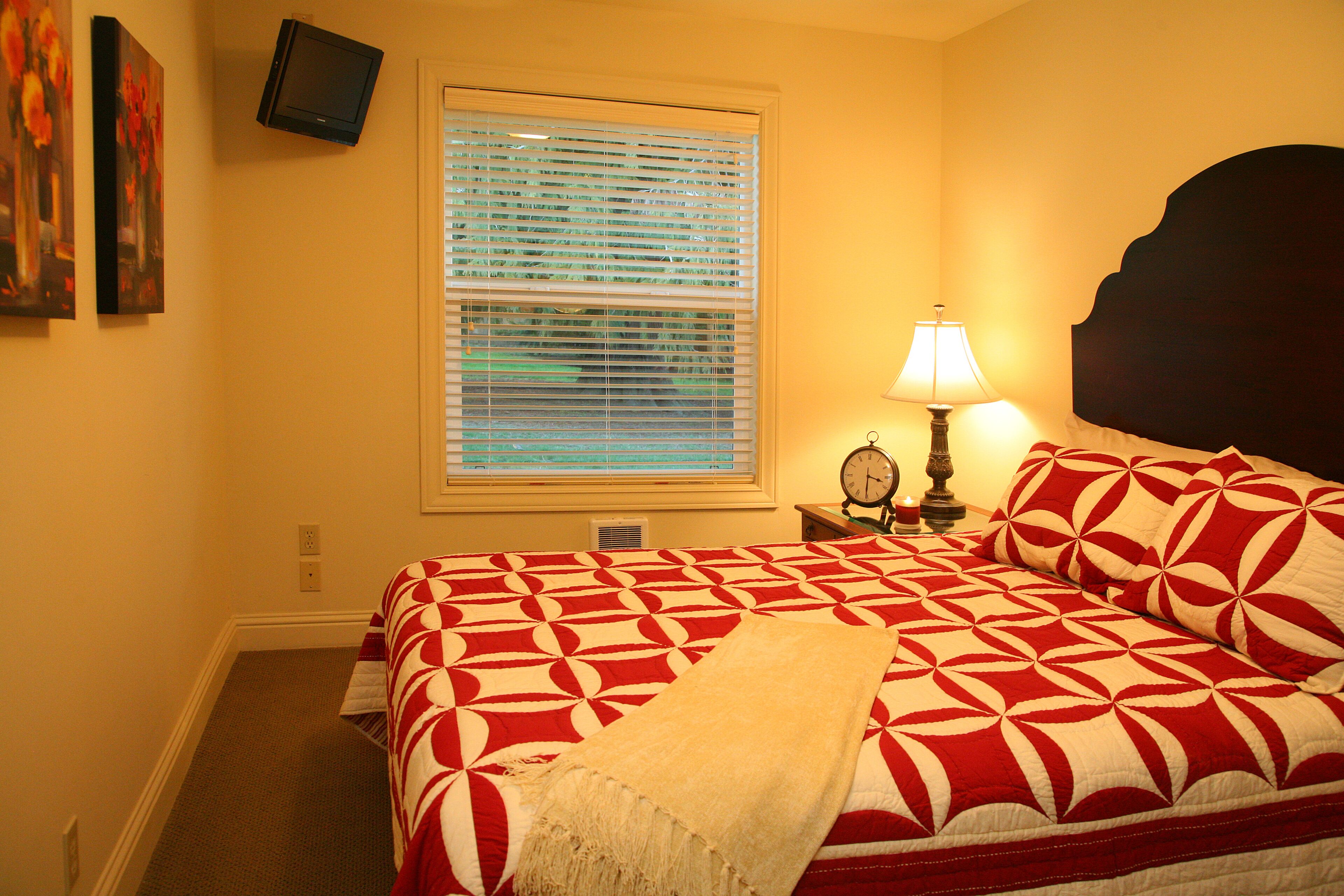 Whidbey Bungalow - Sleeps 12!