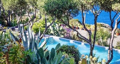 Typique Villa Corse indépendante bùti, vue sur mer, piscine chauffee