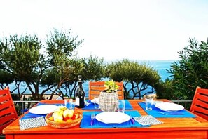 Outdoor dining -  Typical Corsican  Villa with breathtaking sea views, heated swimming pool ! (Calvi)