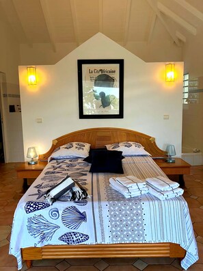5 bedrooms, in-room safe, desk, iron/ironing board