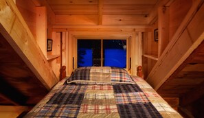 2 bedrooms, iron/ironing board, travel cot, free WiFi