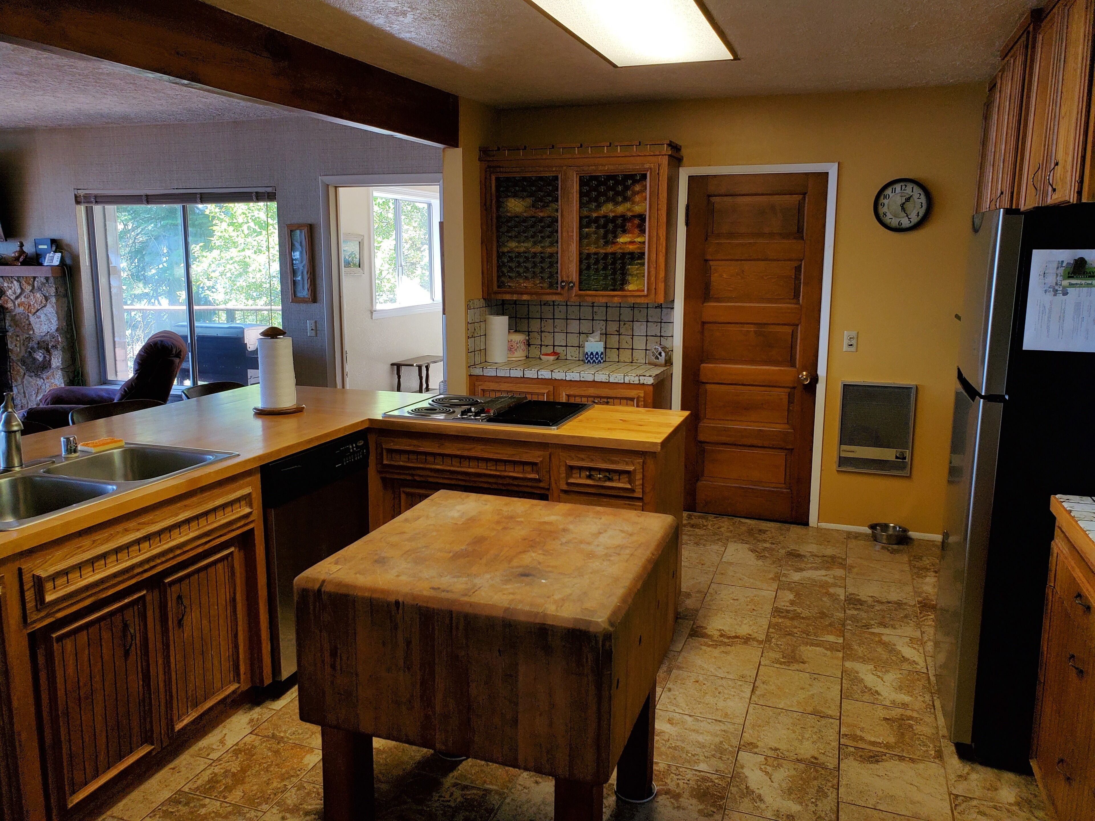 lake-front cabin, beautiful view!