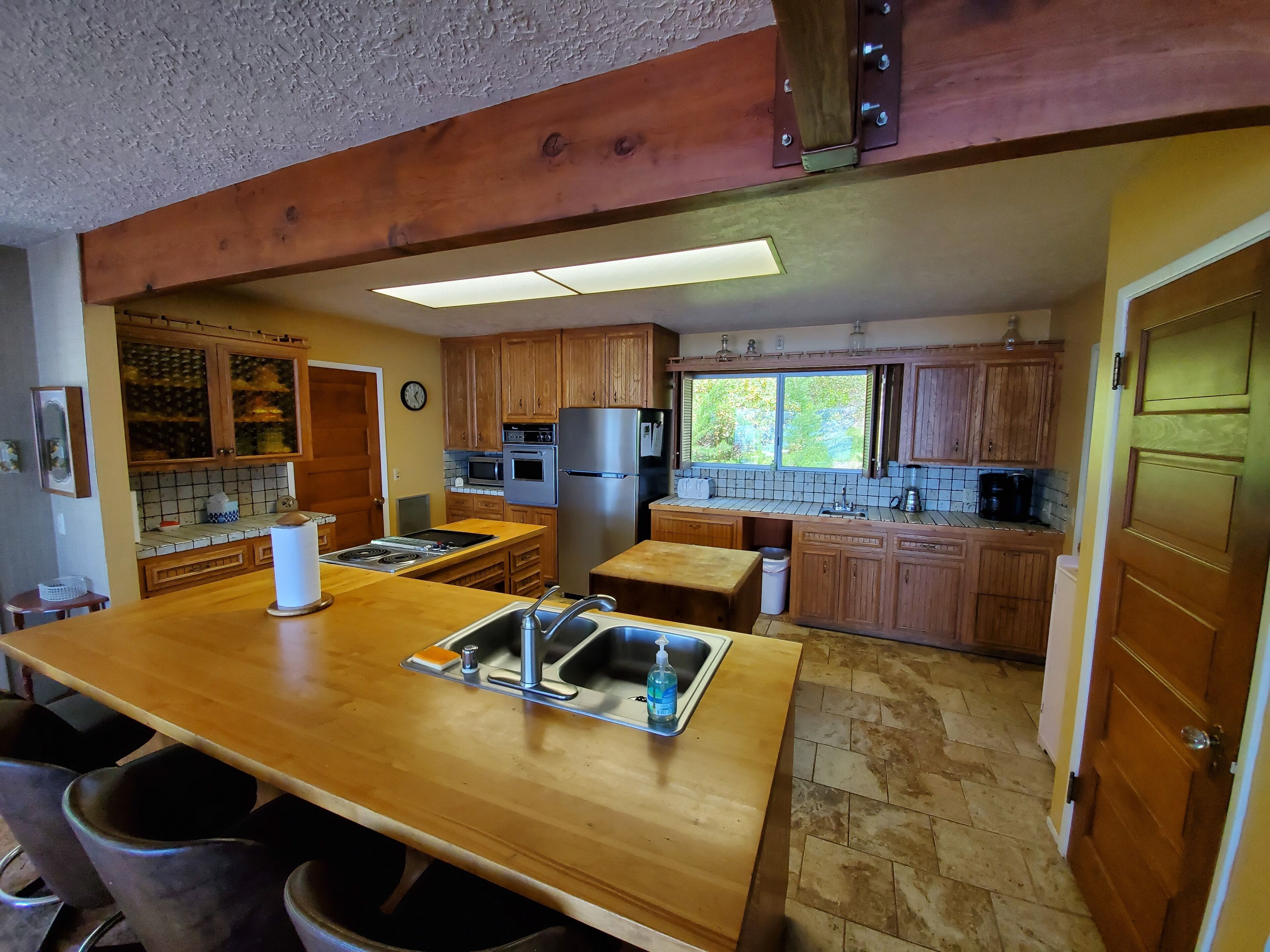 lake-front cabin, beautiful view!