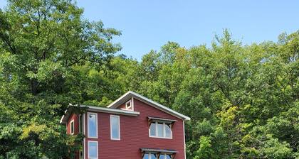 Modern Lakefront home