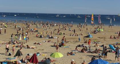 Appartement bien situé, terrasse vue mer. 50 m plage. Pour 2-4 pers