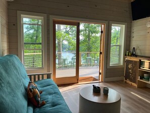 Fernseher, Kamin, DVD-Player, Tischtennisplatte