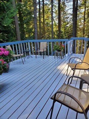 Terrace/patio - Two-bedroom, one bath comfortable home in Shoreline, WA (Shoreline)
