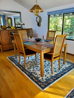 Dining - Two-bedroom, one bath comfortable home in Shoreline, WA (Shoreline)