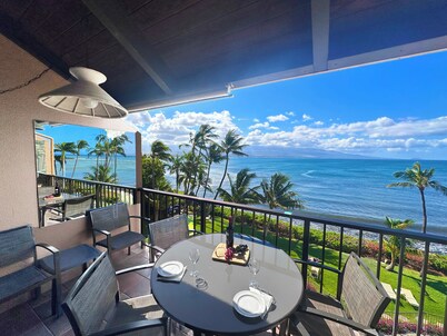 Stunning Maalaea 2BR Loft Condo New AC Premium Ocean Views Pool Hot Tub