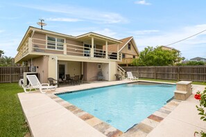 Et oppvarmet basseng