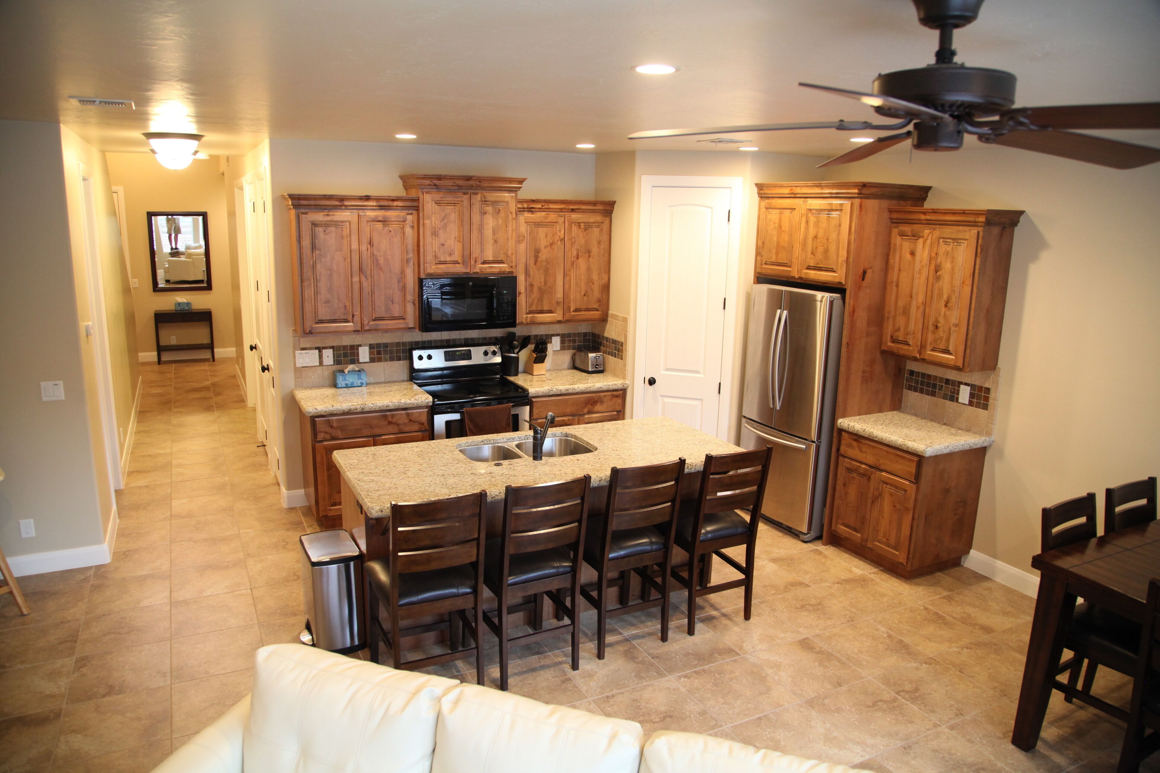 New upscale Southern Utah Getaway (4 bed, 2.5 bath, sleeps 10)