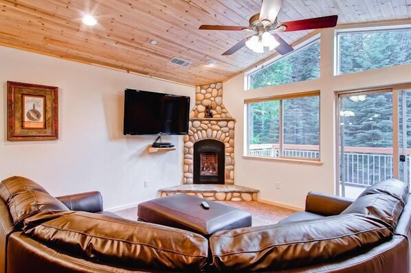 Télévision, cheminée