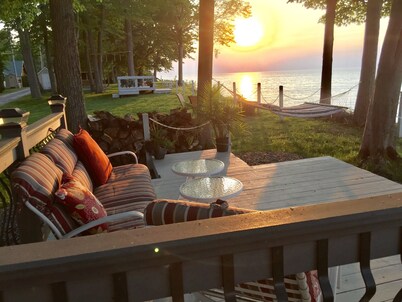 Spectacular Panoramic Lake Views in Romantic, Private Setting