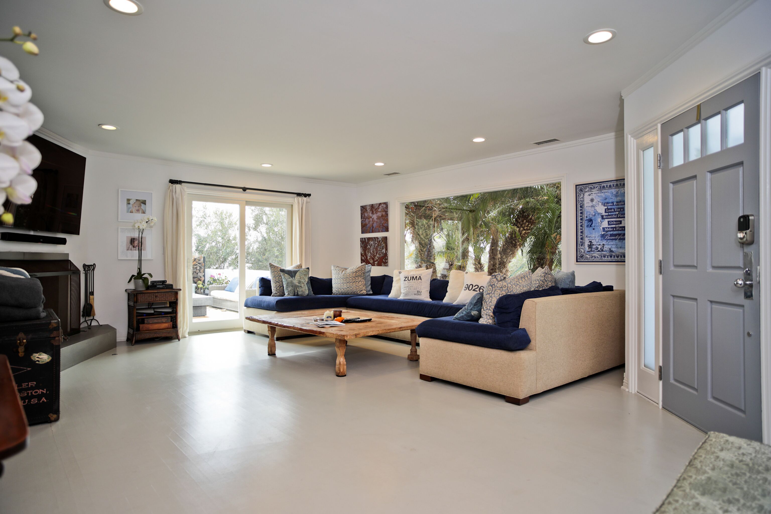 Private Broad Beach Home - Super clean and air conditioned! We love guests!⭐️