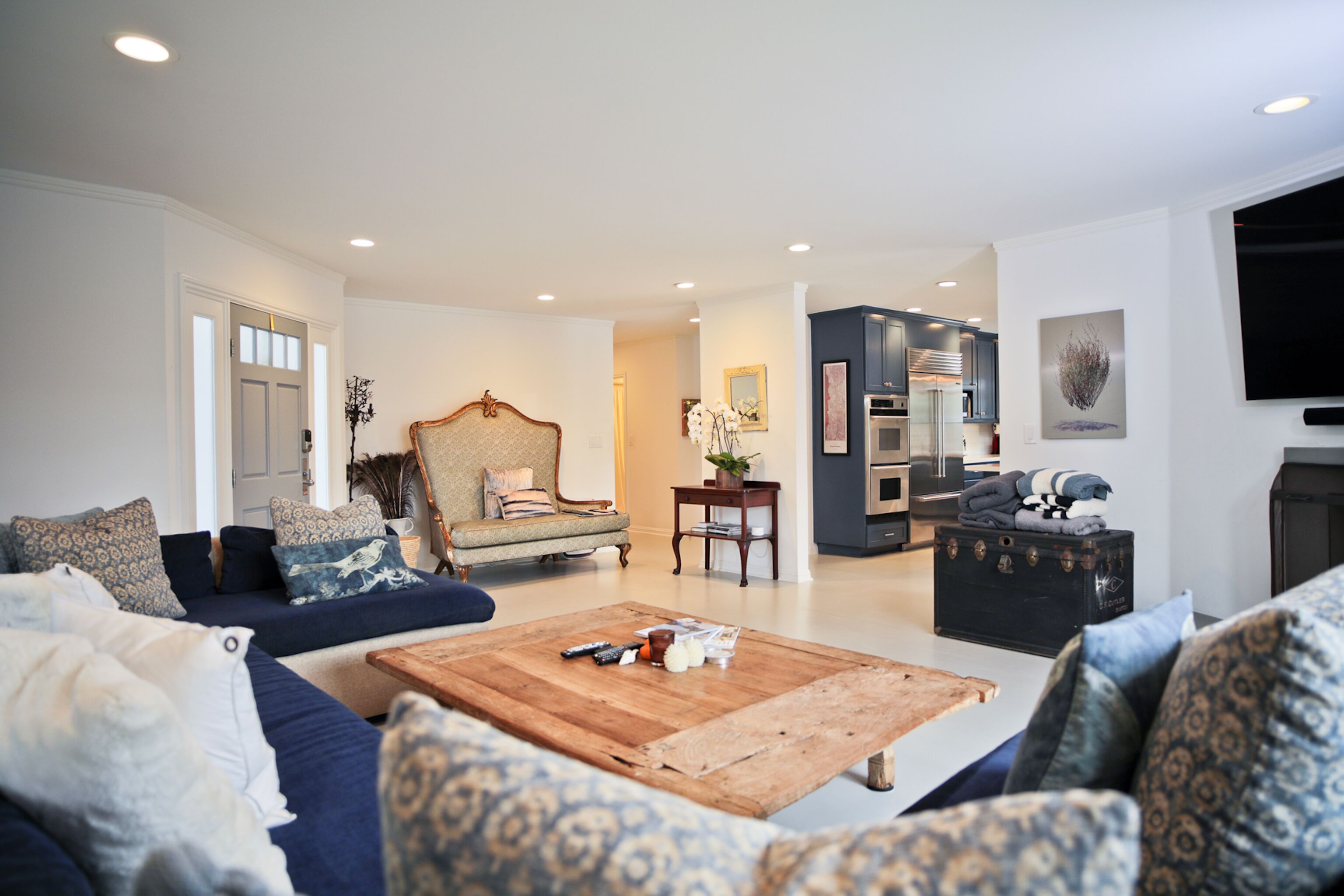 Private Broad Beach Home - Super clean and air conditioned! We love guests!⭐️