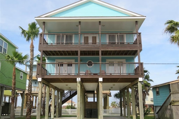 Beautiful Freshly Painted Front View of Bonita Rita!