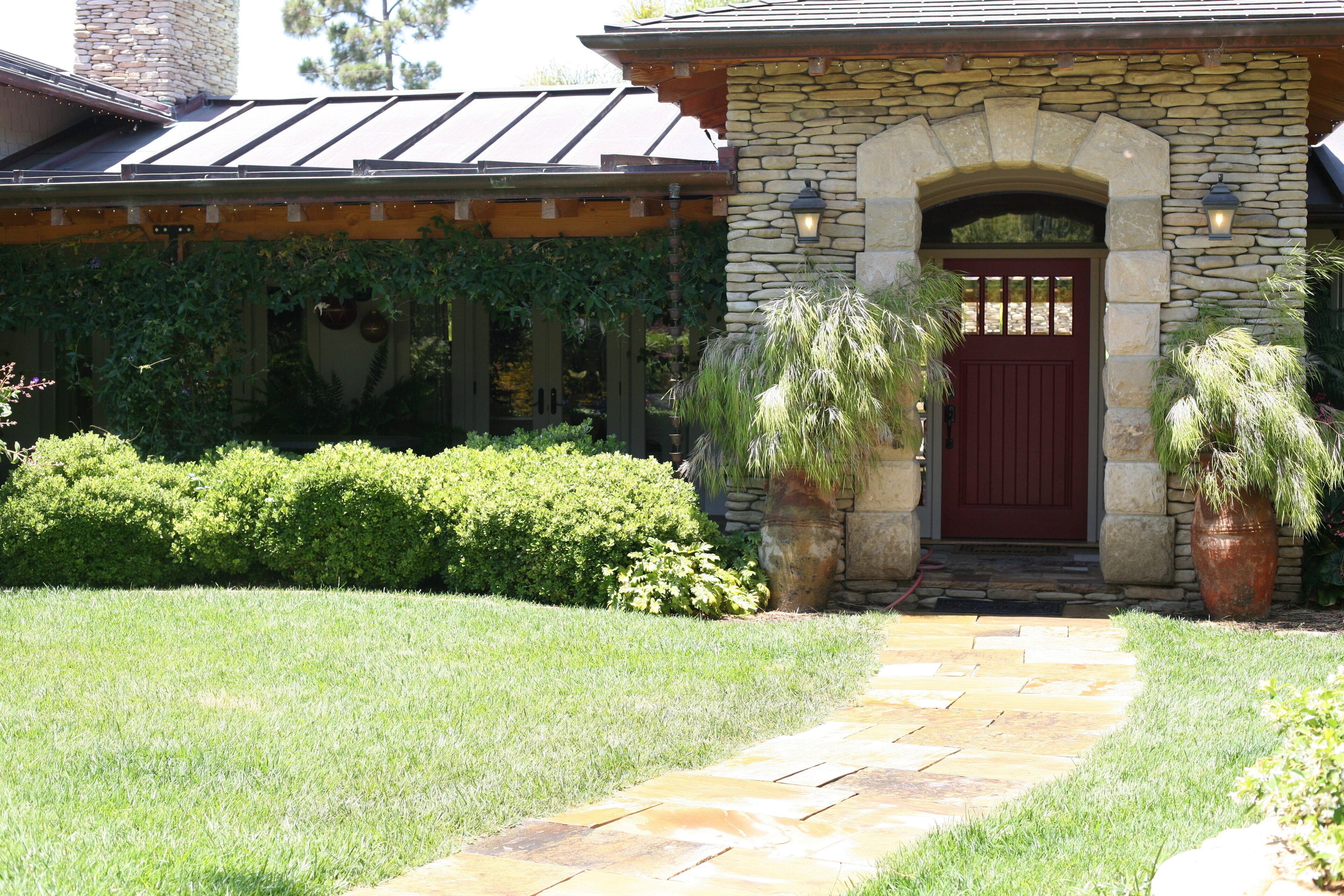 jacuzzi, bocce ball, pool table, ping pong table