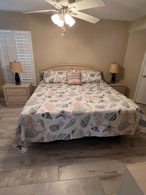 3 bedrooms, iron/ironing board, free WiFi, bed sheets - Santa Maria Resort- Great Resort and Condo!!  Large pool/Hot Tub & Tiki Hut !! (Fort Myers Beach)