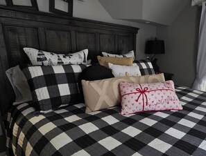 4 bedrooms, iron/ironing board, free WiFi, bed sheets