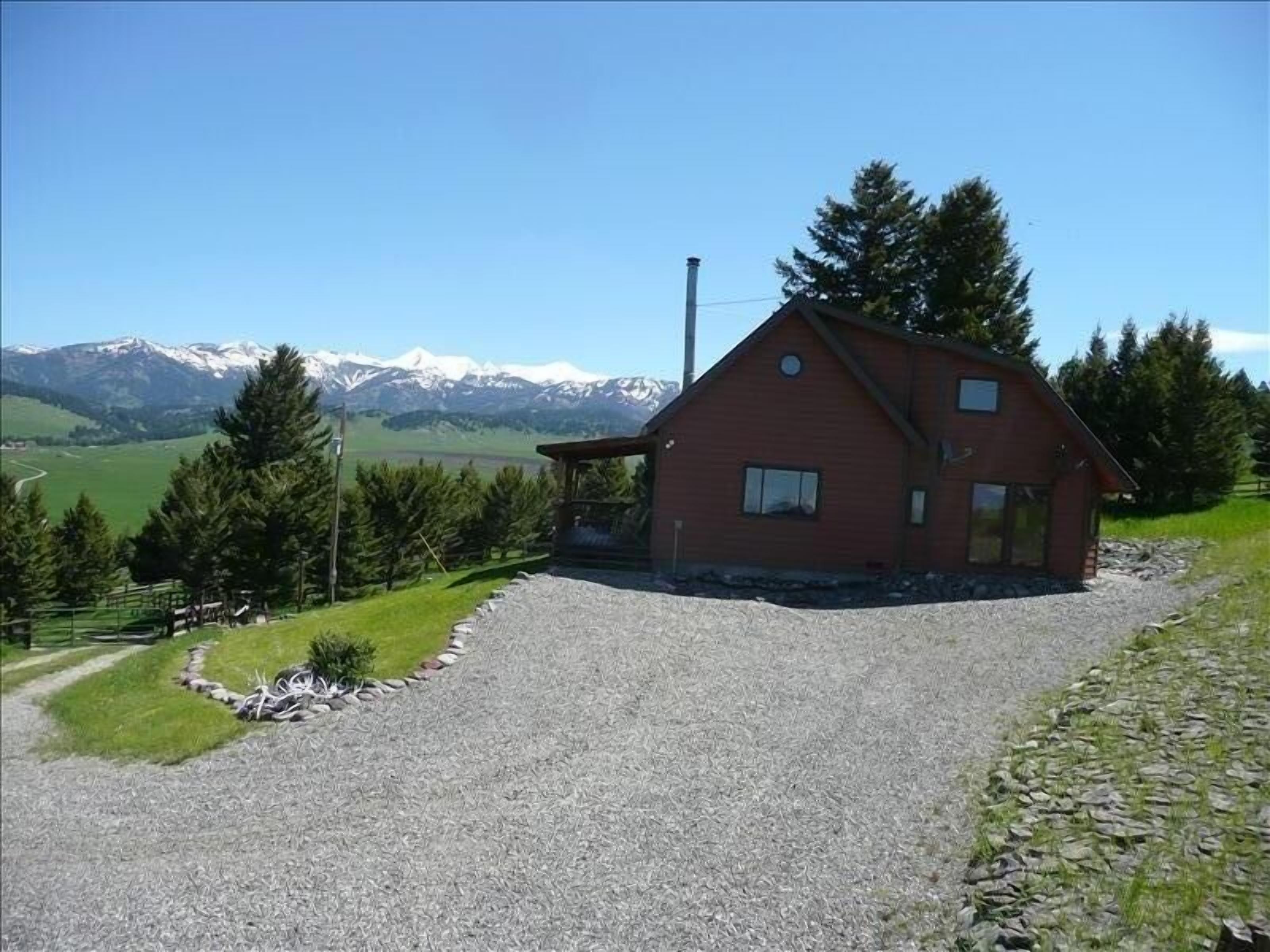 Mountain Home in the Crazy Mountains with Vistas and Solitude