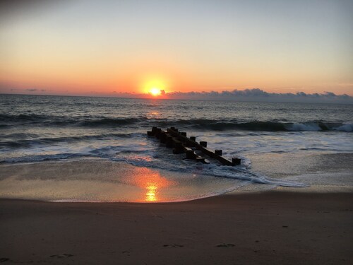 Convenient location in Rehoboth beach. Two master suites, pool - 4BR-3.5BA