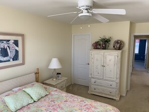 4 bedrooms, desk, iron/ironing board, travel cot