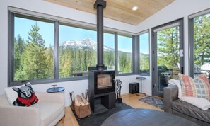 Interior - Big Sky Vacation Rentals: Lake Cabin 19 Lakewood (Big Sky)