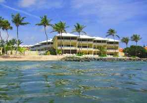 Exterior - Jewel of the Isle - 2 bed / 2 bath seaside condo- beach and pool. (Christiansted)